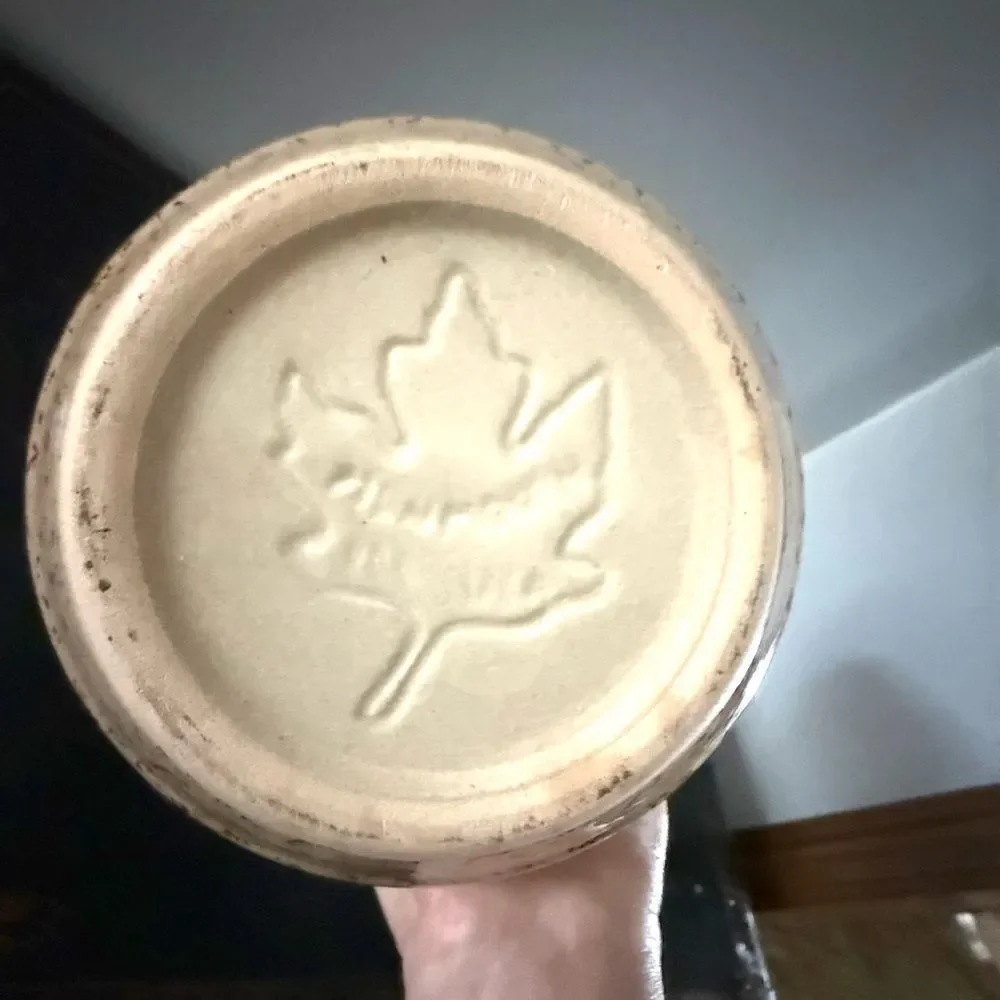 Vtg Monmouth Pottery, Beehive 8 Inch Bowl, Stamped Leaf On Bottom USA Red Sponge